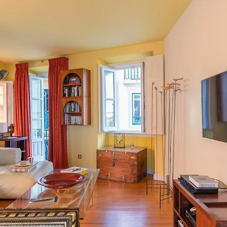 Plum Guide - Braganza Apartman Lisboa
